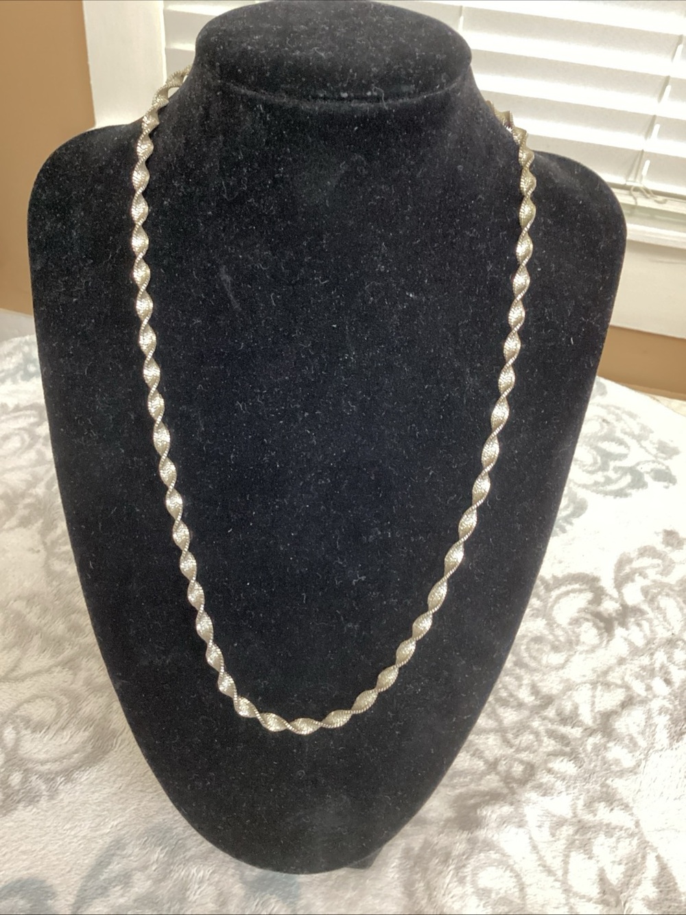 Elegant Silver-Tone Twisted Rope Necklace for Women